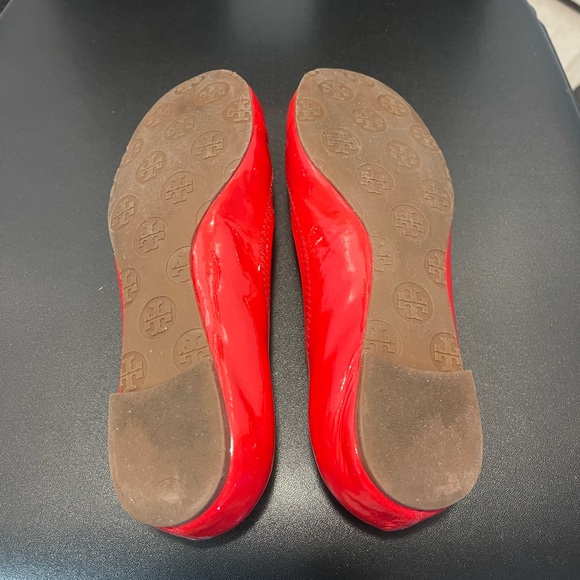 Tory Burch Patent Red Leather Ballet Flats - Picture 2 of 2